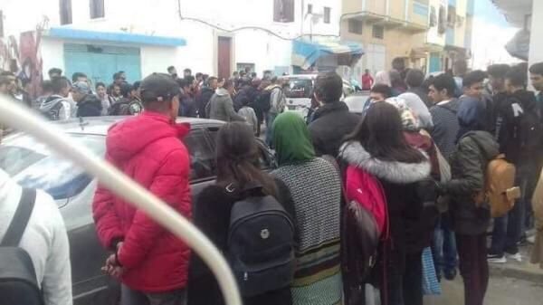 “خضار” يَطعن بائع خبز بأحد أسواق تطوان